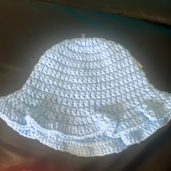 Crochet hat - Picture 1 of 1